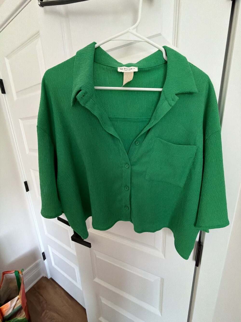 Be Divine Made in NYC Green Textured Button-Down Cropped Short Sleeve Shirt